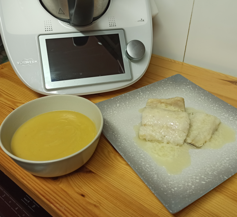 Cuinem junts: crema de verdures i bacallà al pil pil