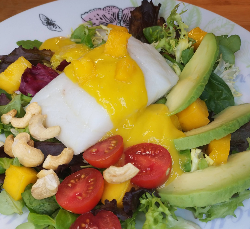 Tiempo de ensaladas: ensalada de bacalao a baja temperatura con vinagreta de mango
