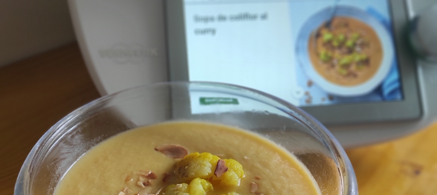 Sopa de coliflor al curry con Thermomix® 