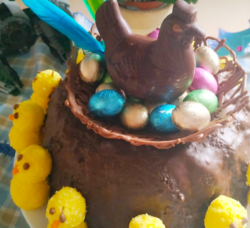Tarta de Pascua con nido de chocolate, hecha en thermomix®