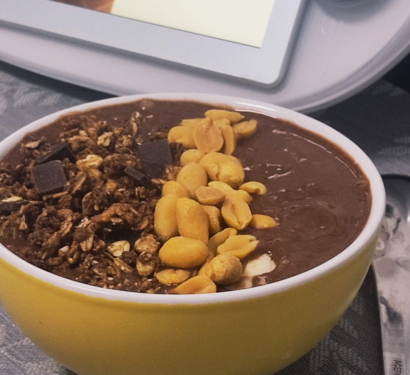 Smoothie bowl con chocolate