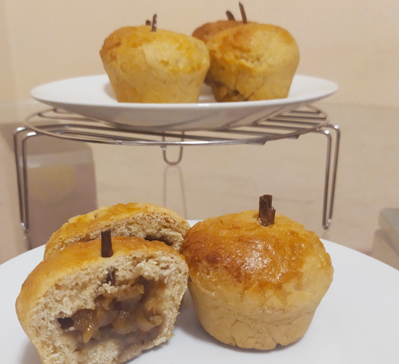 Bollito relleno de manzana y canela