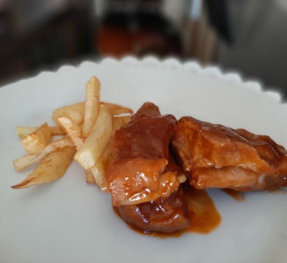 COSTILLAS DE CERDO CON SALSA BARBACOA