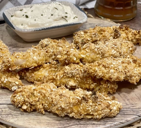 CRUJIENTES DE POLLO ALMENDRADO CON SALSA RANCHERA
