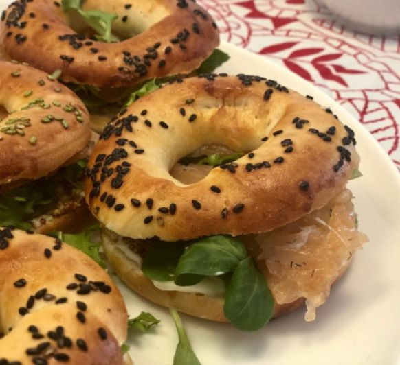 Bagel con salmón y rúcula by Alicia con Thermomix®